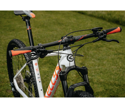 HACKER 30 29"