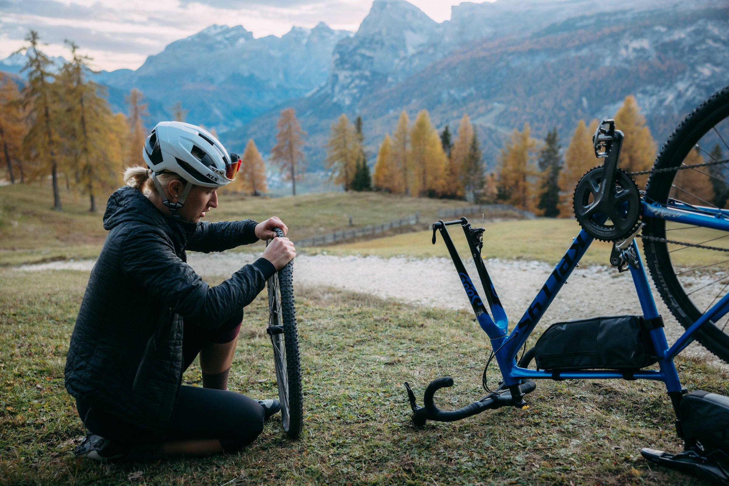 How to pack for a full-day bike ride: practical tips for cyclists