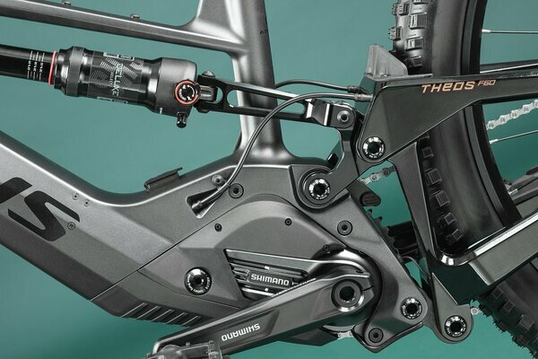 THEOS F60 SH ANTHRACITE 29/27.5" 820 Wh 3.