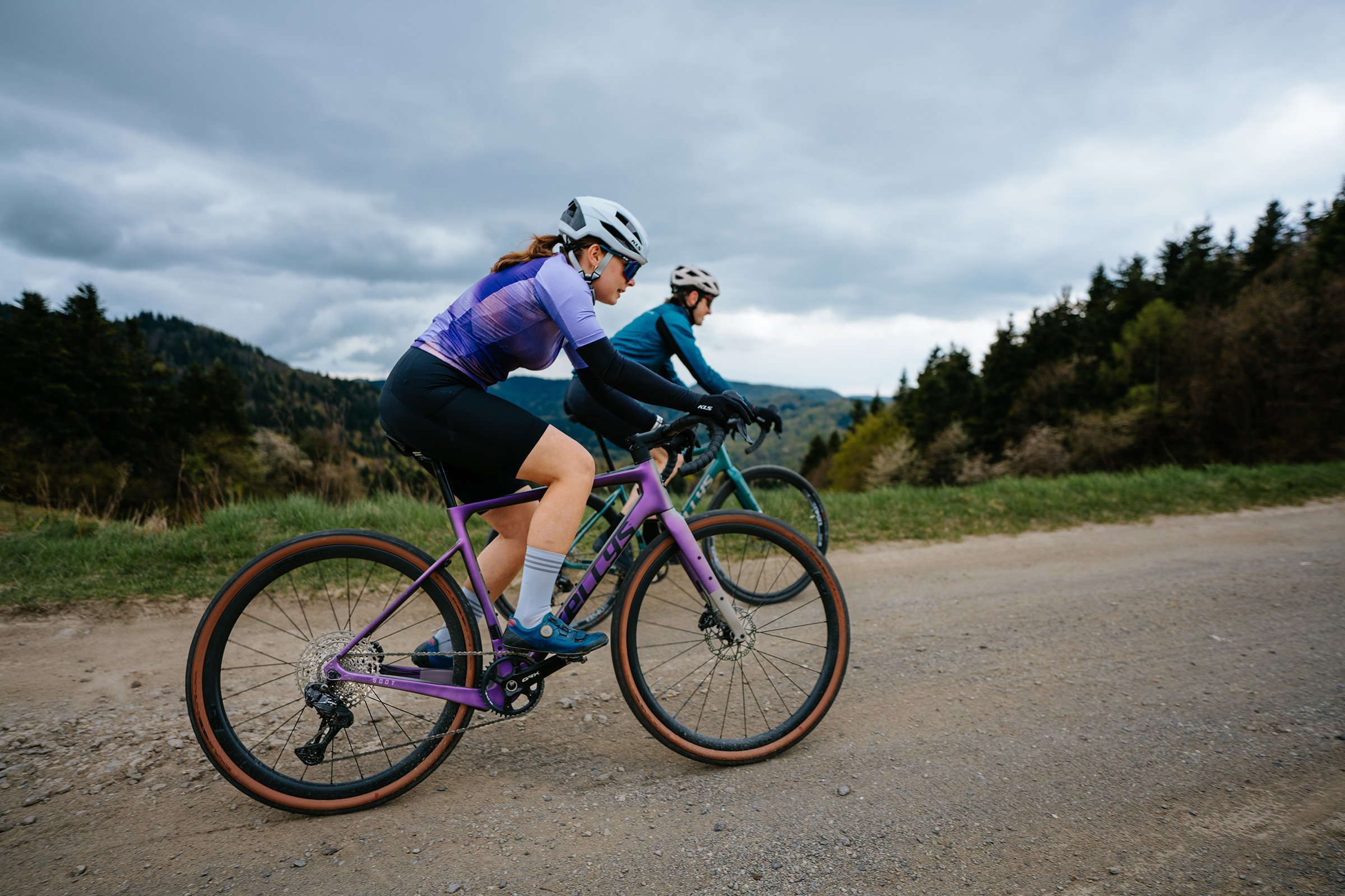GRAVEL OR MOUNTAIN BIKE? WHICH IS THE BETTER CHOICE FOR SUMMER RIDING?