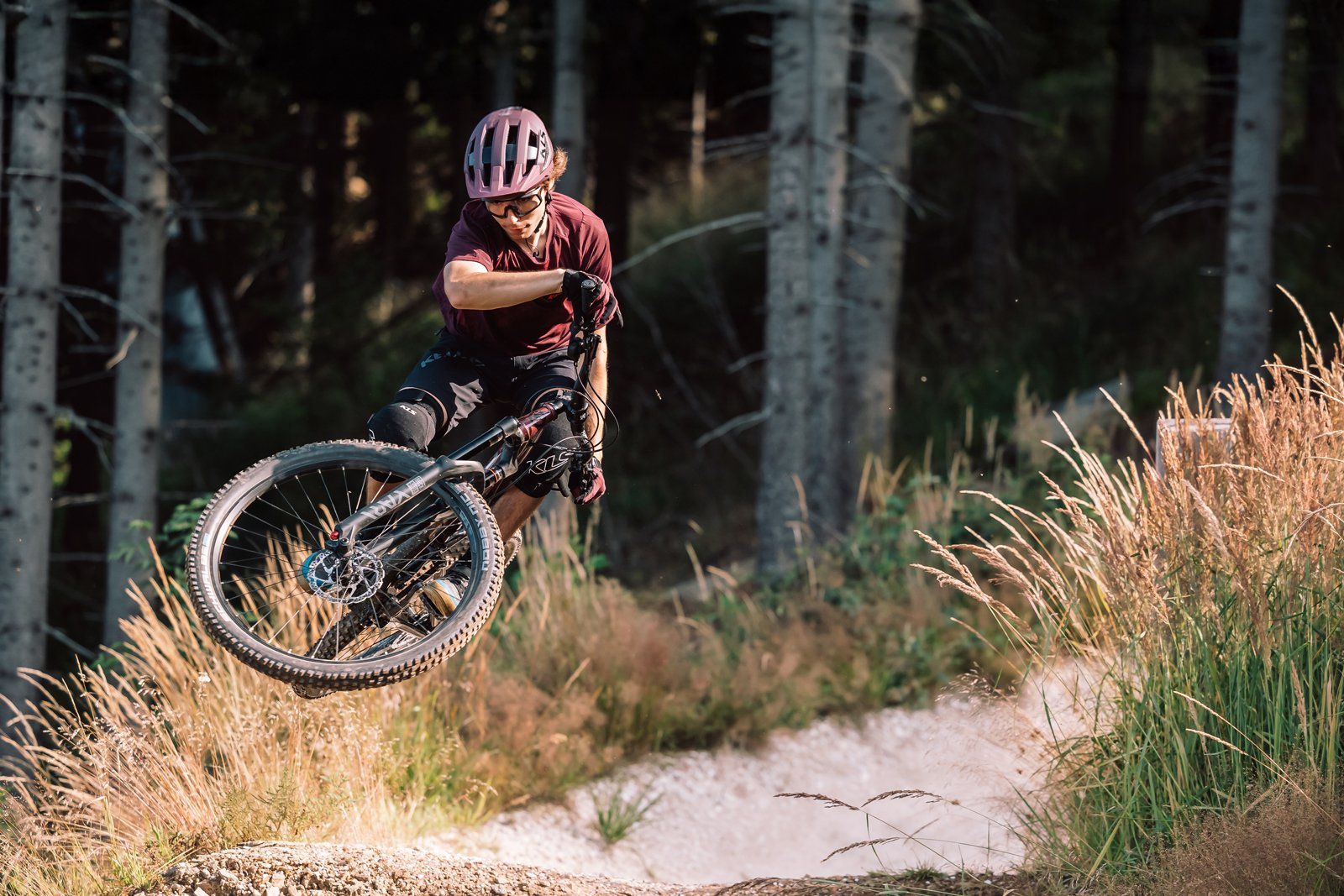 KLS OUTRAGE PRO – Smart Tech Meets Gravity Protection