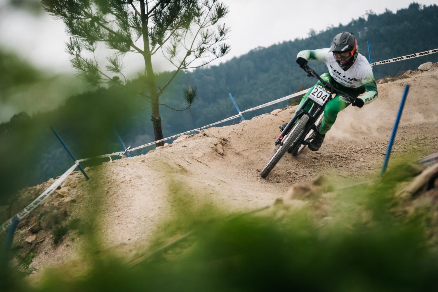 Kellys Factory Team Kicks Off the 2026 Season in Portugal – First Race Done!